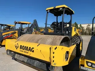 2019 BOMAG BW211