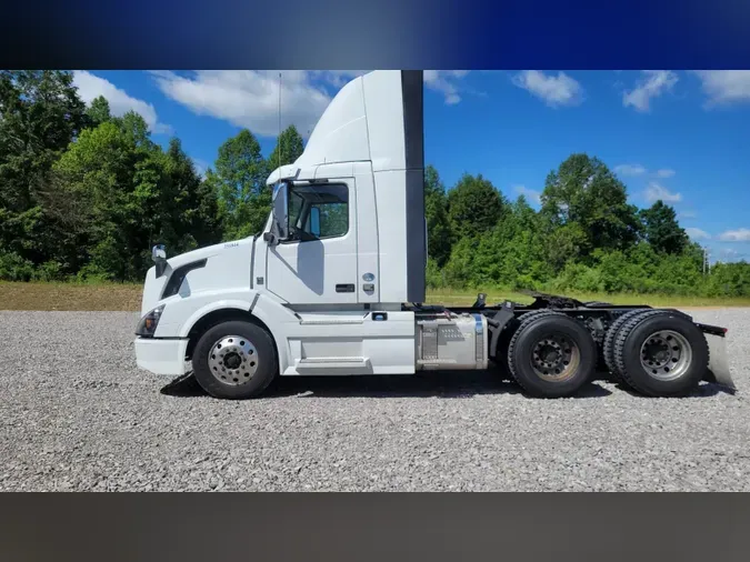 2018 Volvo VNL300