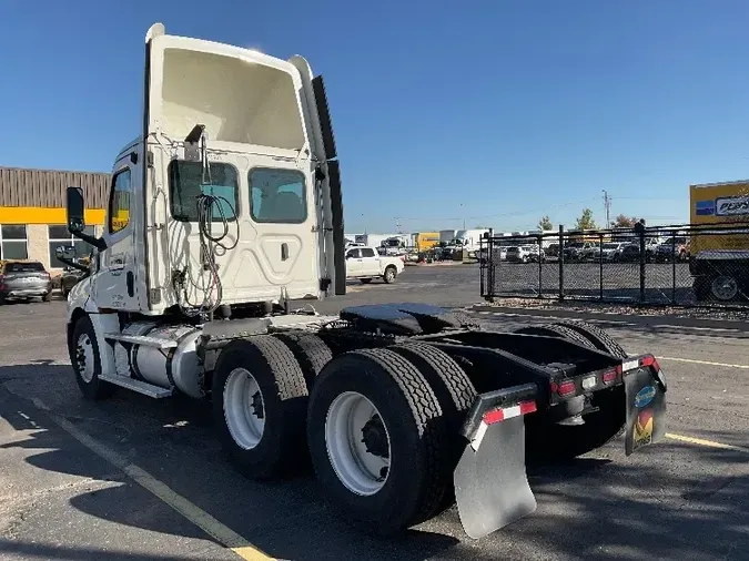 2019 Freightliner T12664ST