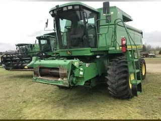 2005 John Deere 9560 STS