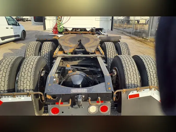 2020 VOLVO VNL64T-300