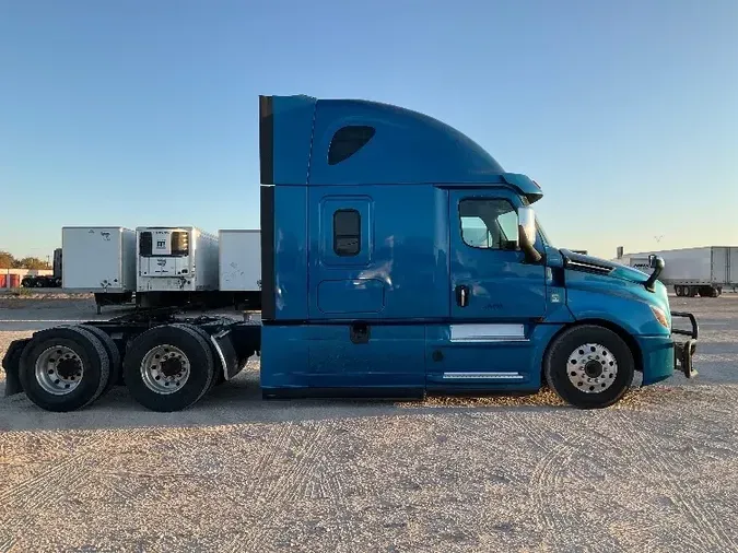 2019 Freightliner T12664ST