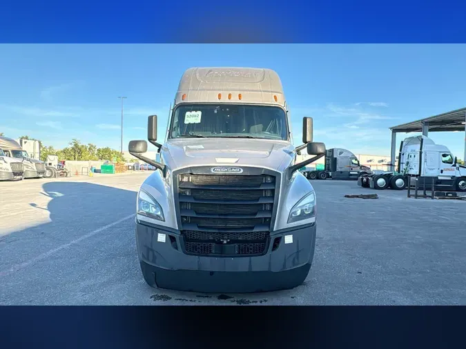 2022 Freightliner Cascadia 126
