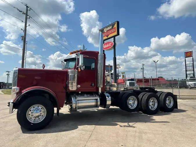 2024 Peterbilt 389