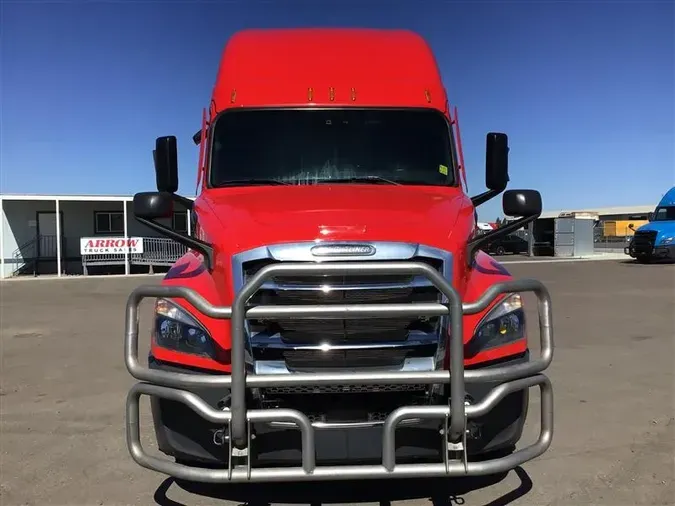 2021 FREIGHTLINER CA126