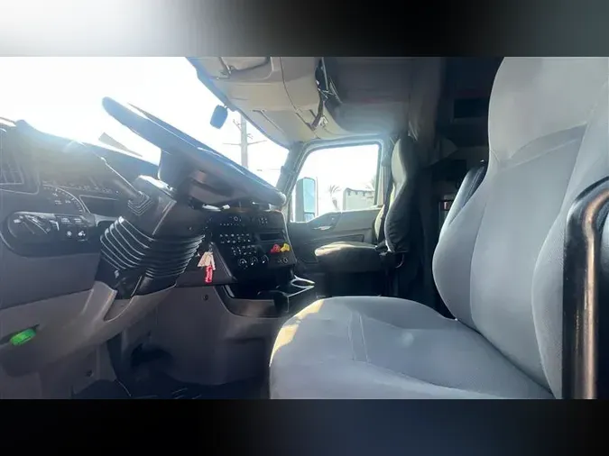 2022 INTERNATIONAL LT