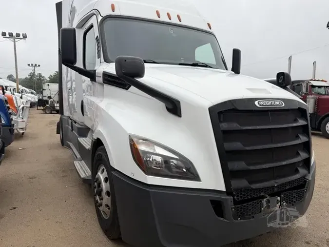 2019 FREIGHTLINER CASCADIA 126