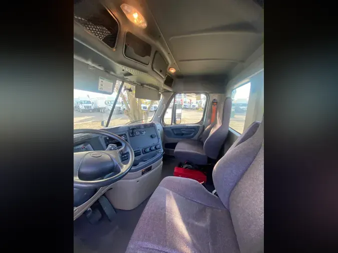 2018 FREIGHTLINER/MERCEDES CASCADIA 125