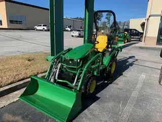 2022 John Deere 2025R TLB