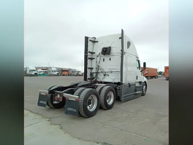2022 Freightliner Cascadia 126