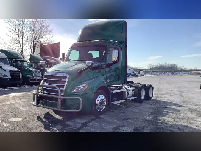 2020 Freightliner Cascadia 126