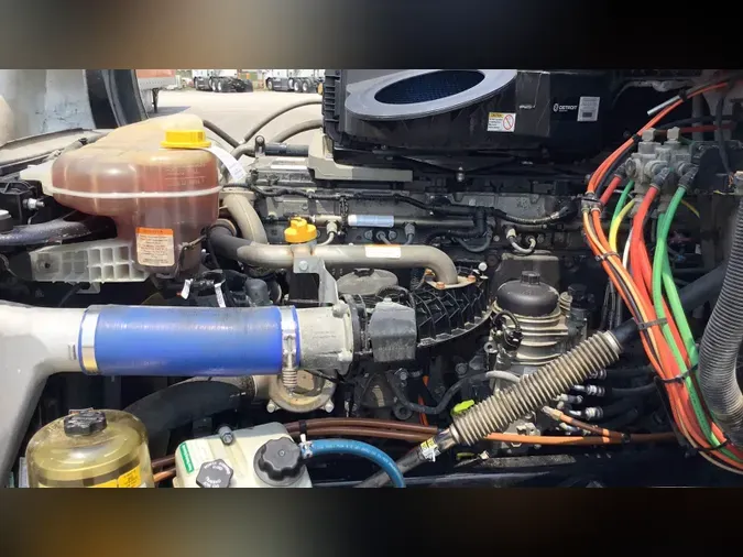 2020 Freightliner Cascadia 126
