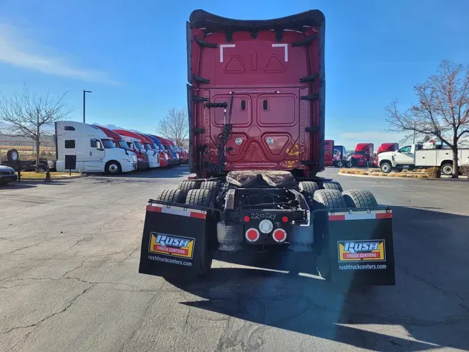 2022 Freightliner Cascadia
