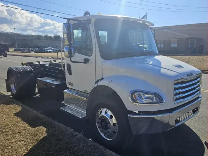 2025 FREIGHTLINER BUSINESS CLASS M2 106 PLUS