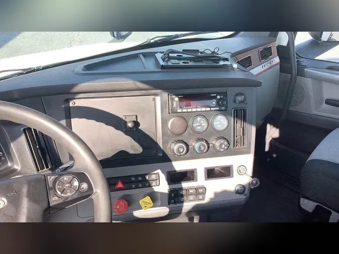 2019 Freightliner Cascadia 126