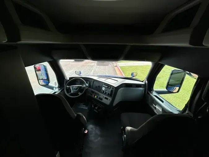 2020 FREIGHTLINER CA126