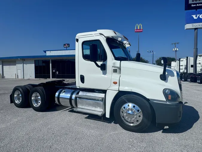 2017 FREIGHTLINER CASCADIA 125