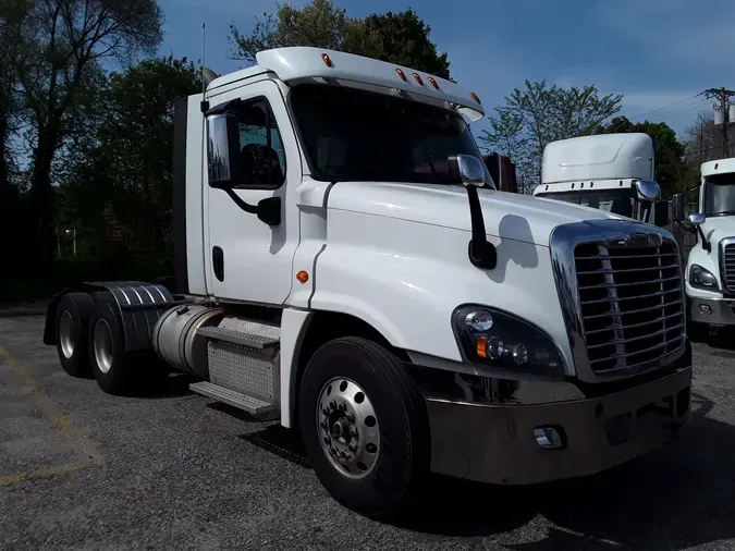 2019 FREIGHTLINER/MERCEDES CASCADIA 125