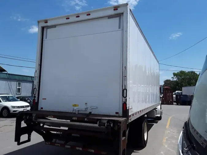 2016 FREIGHTLINER M2 106