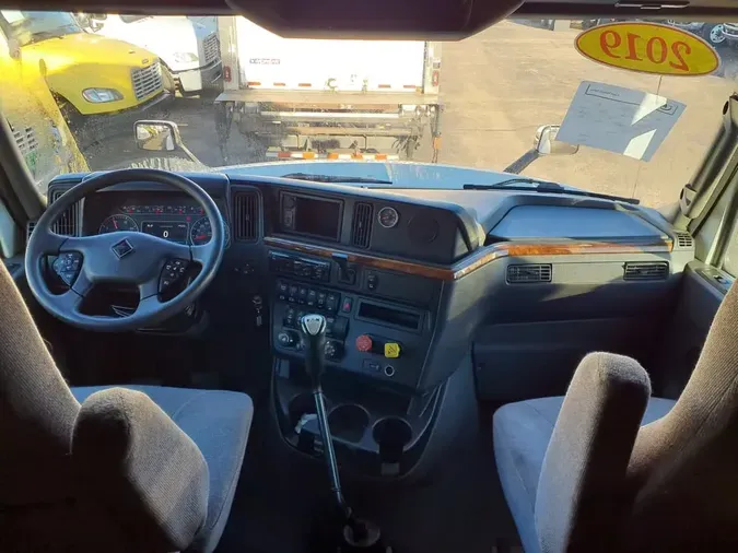 2019 NAVISTAR INTERNATIONAL LT625 SLPR CAB