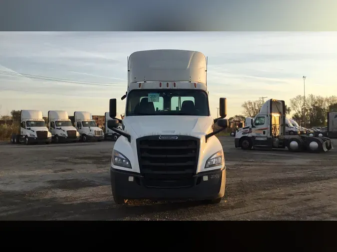 2020 Freightliner Cascadia 126fa61e8adcf918508a4a60ce2287d9e03