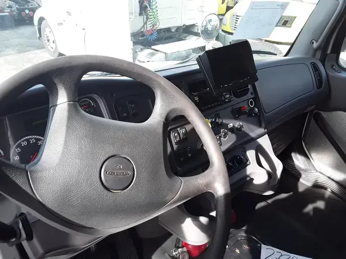 2020 FREIGHTLINER/MERCEDES M2 106