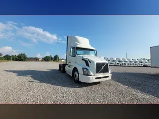 2018 Volvo VNL300
