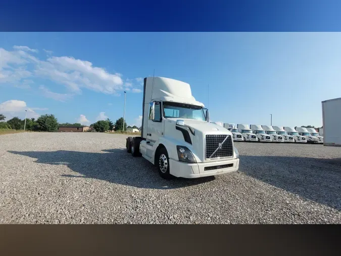 2018 Volvo VNL300fa65d323921f480eae8f30bf394834cf