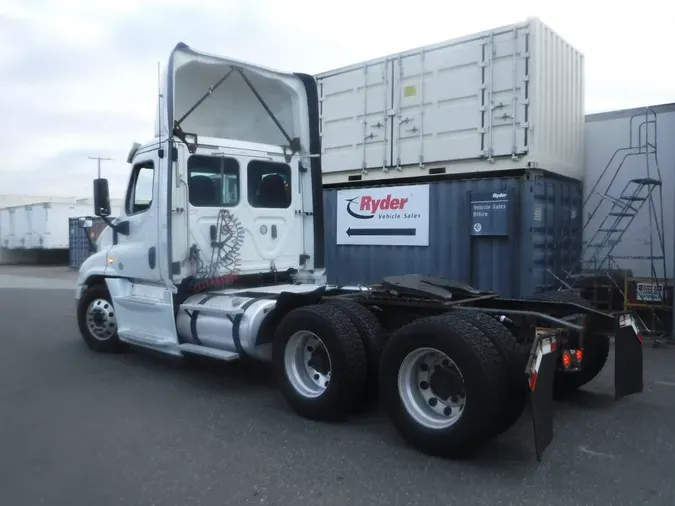 2018 FREIGHTLINER/MERCEDES CASCADIA 125