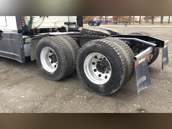 2022 Freightliner Cascadia 126fa682cc38f82969da7a3910b25bf79fa