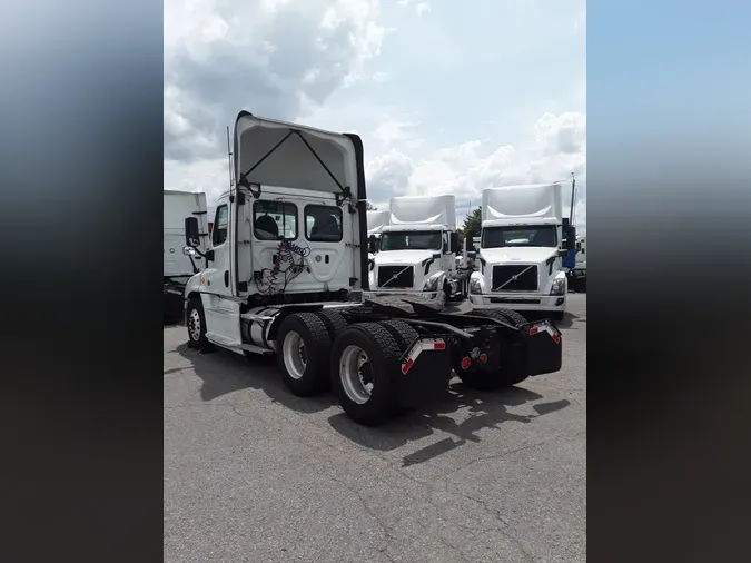 2019 FREIGHTLINER/MERCEDES CASCADIA 125