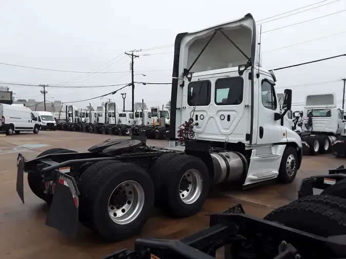 2019 FREIGHTLINER/MERCEDES CASCADIA 125