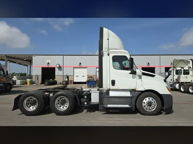 2019 Freightliner Cascadia 126