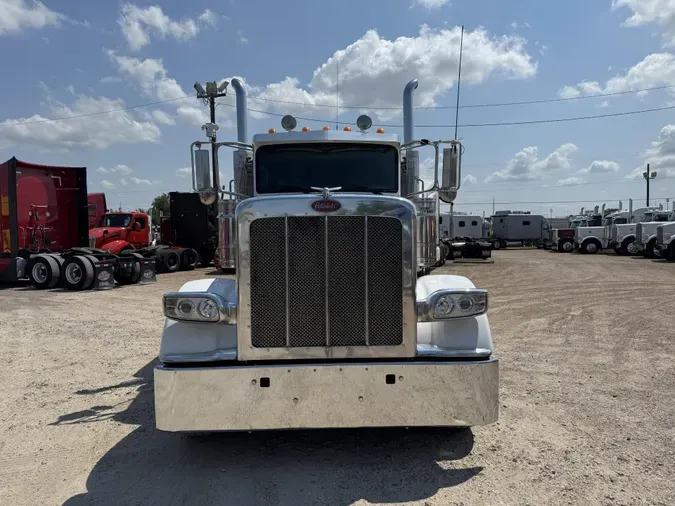 2023 Peterbilt 389