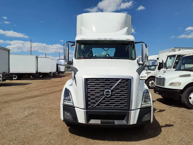 2020 VOLVO VNL62T300