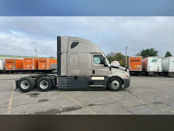 2023 Freightliner Cascadia 126