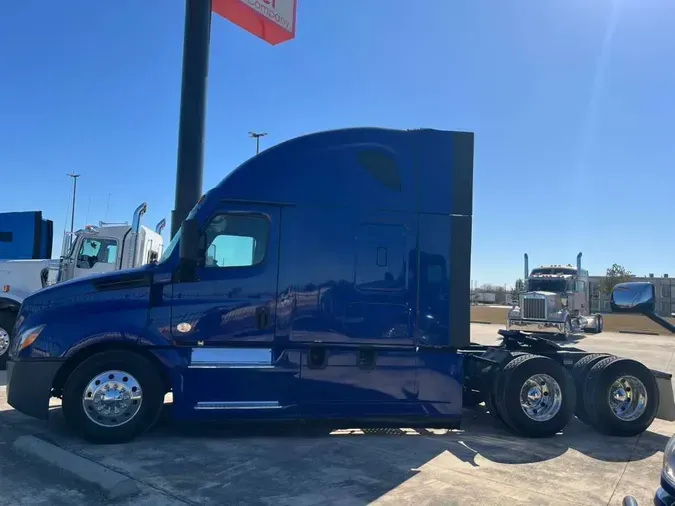 2022 Freightliner Cascadia