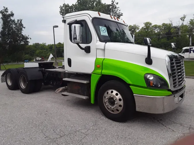 2017 FREIGHTLINER/MERCEDES CASCADIA 125