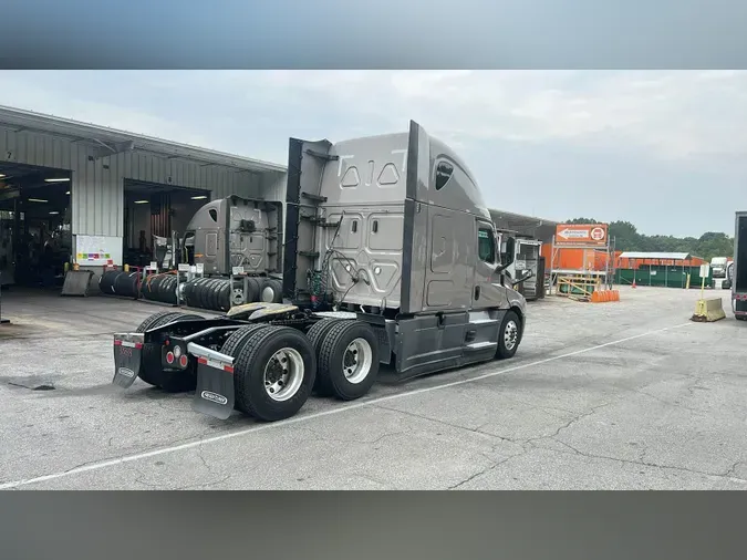 2025 Freightliner Cascadia 126fa84e6aa93a70213f221cac1f3e58299