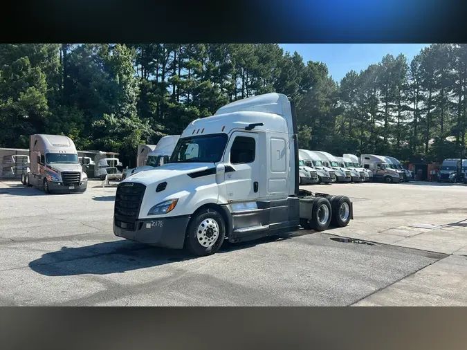 2020 Freightliner Cascadia 126