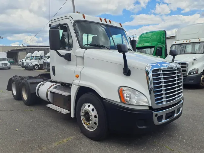 2016 FREIGHTLINER/MERCEDES CASCADIA 125