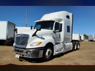 2019 NAVISTAR INTERNATIONAL LT625 SLPR CAB