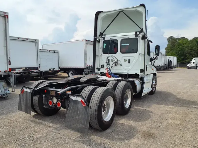 2019 FREIGHTLINER CASCADIA 125