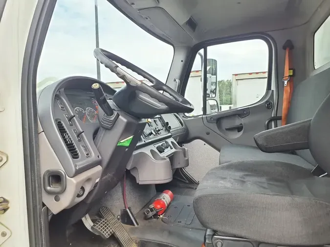 2018 FREIGHTLINER M2 106