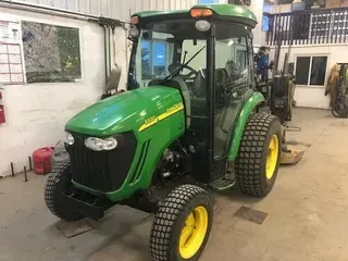 2013 John Deere 3320