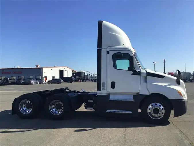 2020 FREIGHTLINER CA126