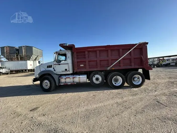 2015 MACK GRANITE GU813