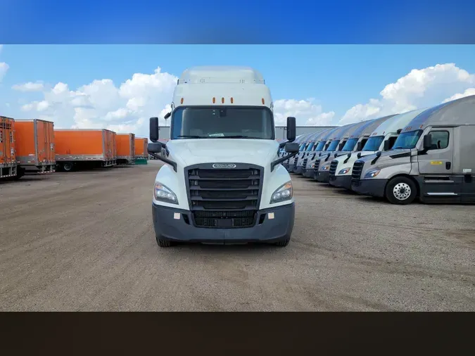 2020 Freightliner Cascadia 126