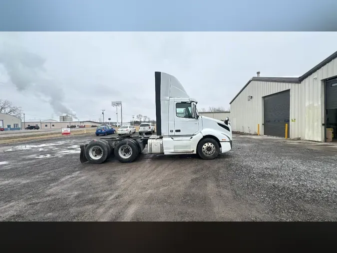 2019 Volvo VNL300