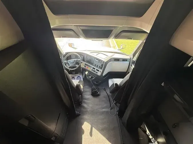 2021 FREIGHTLINER CA126faaa11be97d0eb188cd158dfcd25757b